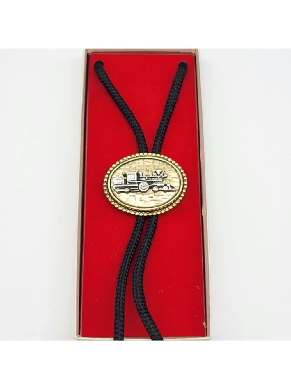 Vintage Southern Pacific railroad Train Bolo Tie in box CP Huntington Employee